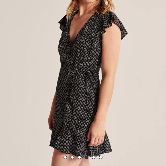 [A&F] Wrap Dress - Picture 3 of 5